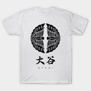 Otani Clan kamon with text T-Shirt